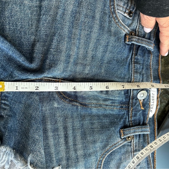 JUSTUSA cut off raw hem jeans shorts. Minor distressing. Stretch. Medium rise - Picture 7 of 10
